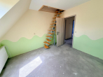 OG Schlafzimmer 3 - Gepflegte Doppelhaushälfte auf Eigenland in Sackgassenlage – Bj. 2003, Garten & Nutzfläche