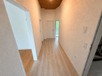 OG Flur - Kernsanierte 3-Zi.-2.OG-Wohnung mit Balkon