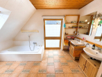 OG Badezimmer - Einfamilienhaus auf Eigenland mit separater Praxis – 182,94 qm Wohn- u. Praxisfläche in Krummesse