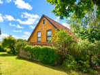 Hausansicht - Einfamilienhaus auf Eigenland mit separater Praxis – 182,94 qm Wohn- u. Praxisfläche in Krummesse