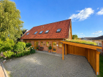 Straßenansicht - Einfamilienhaus auf Eigenland mit separater Praxis – 182,94 qm Wohn- u. Praxisfläche in Krummesse