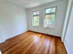 Schlafzimmer 1 - Kernsanierte 3-Zi.-2.OG-Wohnung mit Balkon- zu sofort