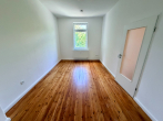 Wohnzimmer - Kernsanierte 3-Zi.-2.OG-Wohnung mit Balkon- zu sofort