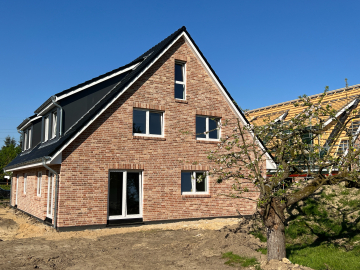 Wohnen im Neubau auf großem Grundstück in ruhiger Naturlage, 23560 Lübeck, Apartment