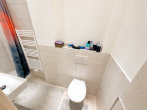 1. OG Badezimmer - Gepflegtes Altbau-Mehrfamilienhaus mit 4 WE, WEG-geteilt, 4/4 Whg. vermietet