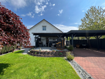 Modernisierte Doppelhaushälfte in Naturlage, 23619 Mönkhagen, Doppelhaushälfte