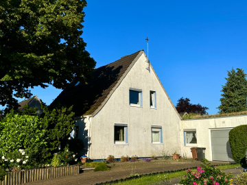 Doppelhaushälfte mit gemütlichem Garten, 23568 Lübeck, Doppelhaushälfte