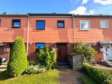 Teilmodernisiertes Reihenmittelhaus, 23627 Groß Grönau, Reihenhaus