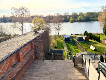 Endreihenhaus mit Oberteichblick – 42 m² Terrasse und Stellplatz in zentraler Lage, 23923 Schönberg, Reihenendhaus