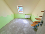 OG Schlafzimmer 3 - Gepflegte Doppelhaushälfte auf Eigenland in Sackgassenlage – Bj. 2003, Garten & Nutzfläche