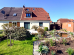 Außenansicht Garten - Gepflegte Doppelhaushälfte mit blühenden Garten